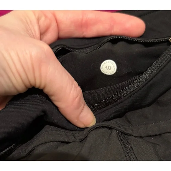 Lululemon Speed Up Low-Rise Short 2.5” - Picture 4 of 4